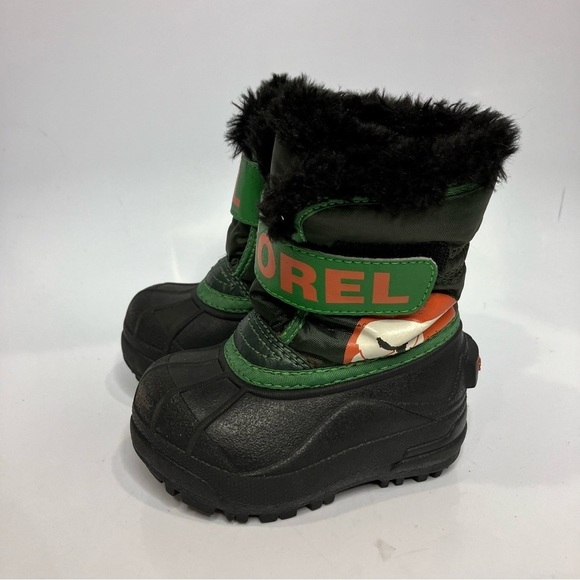 Sorel kids boots winter boots size 5 - Picture 2 of 8